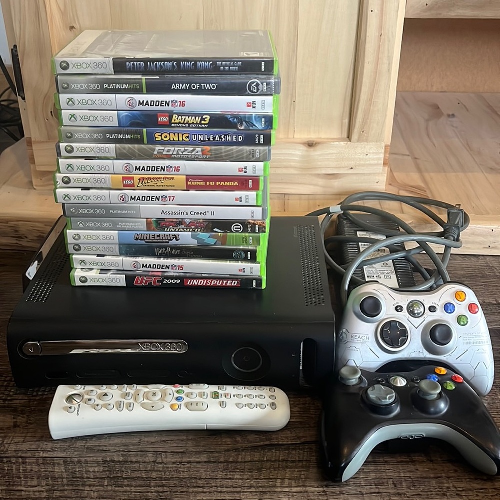 Xbox 360 Minecraft bundle console, controller and games